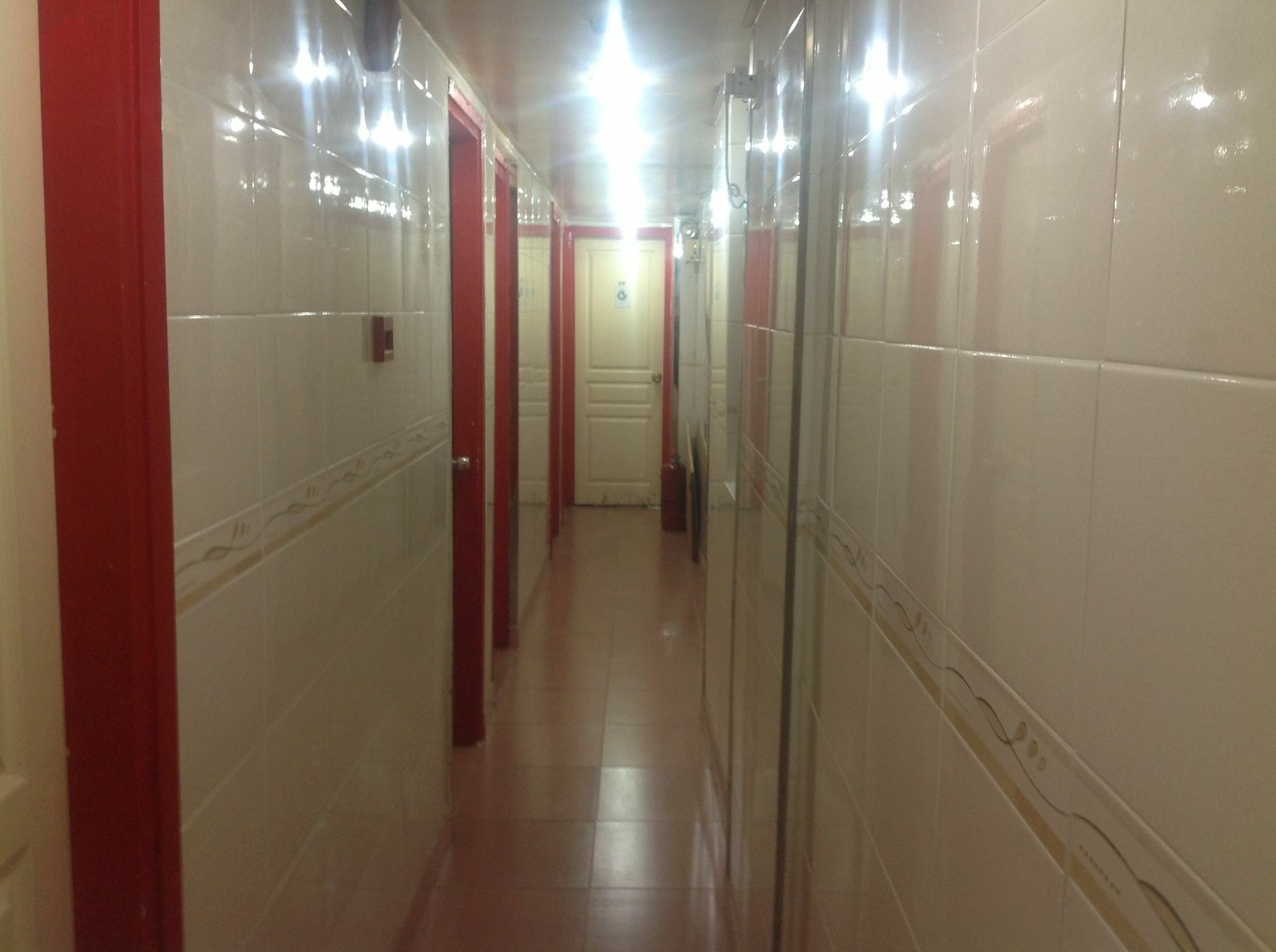 קוולון Himalaya Guest House מראה חיצוני תמונה